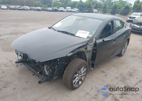 2018 Mazda 3 Touring z USA, uszkodzony, nr VIN 3MZBN1V37JM230620